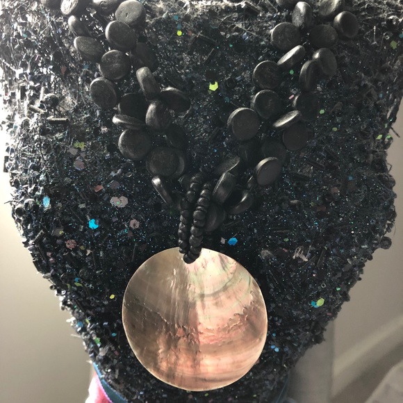 Black Beaded Necklace with Lacquered Shell - Picture 8 of 8